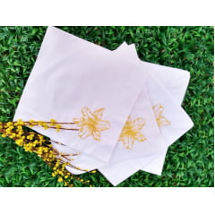Kit com 6 guardanapos em algodão branco com lírio amarelo